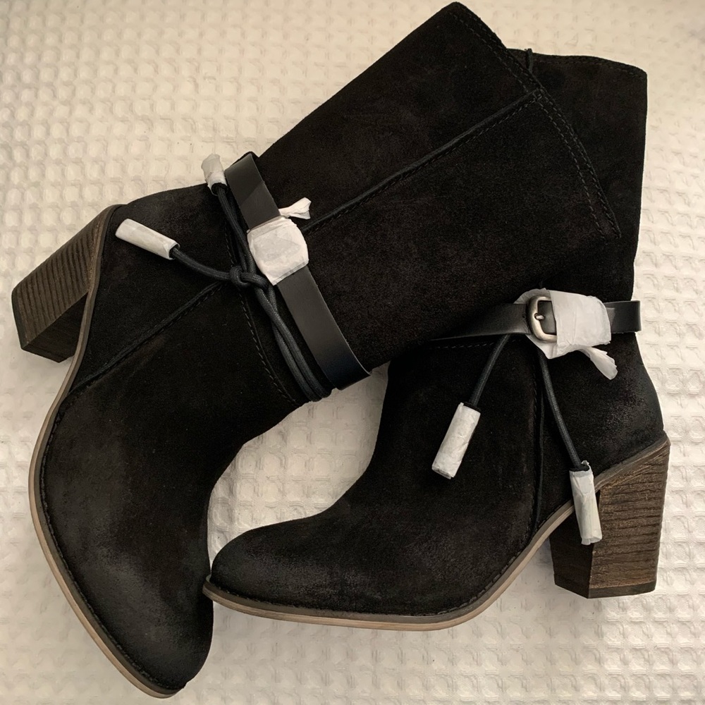 MIA Toledo Black Suede Boots 8.5